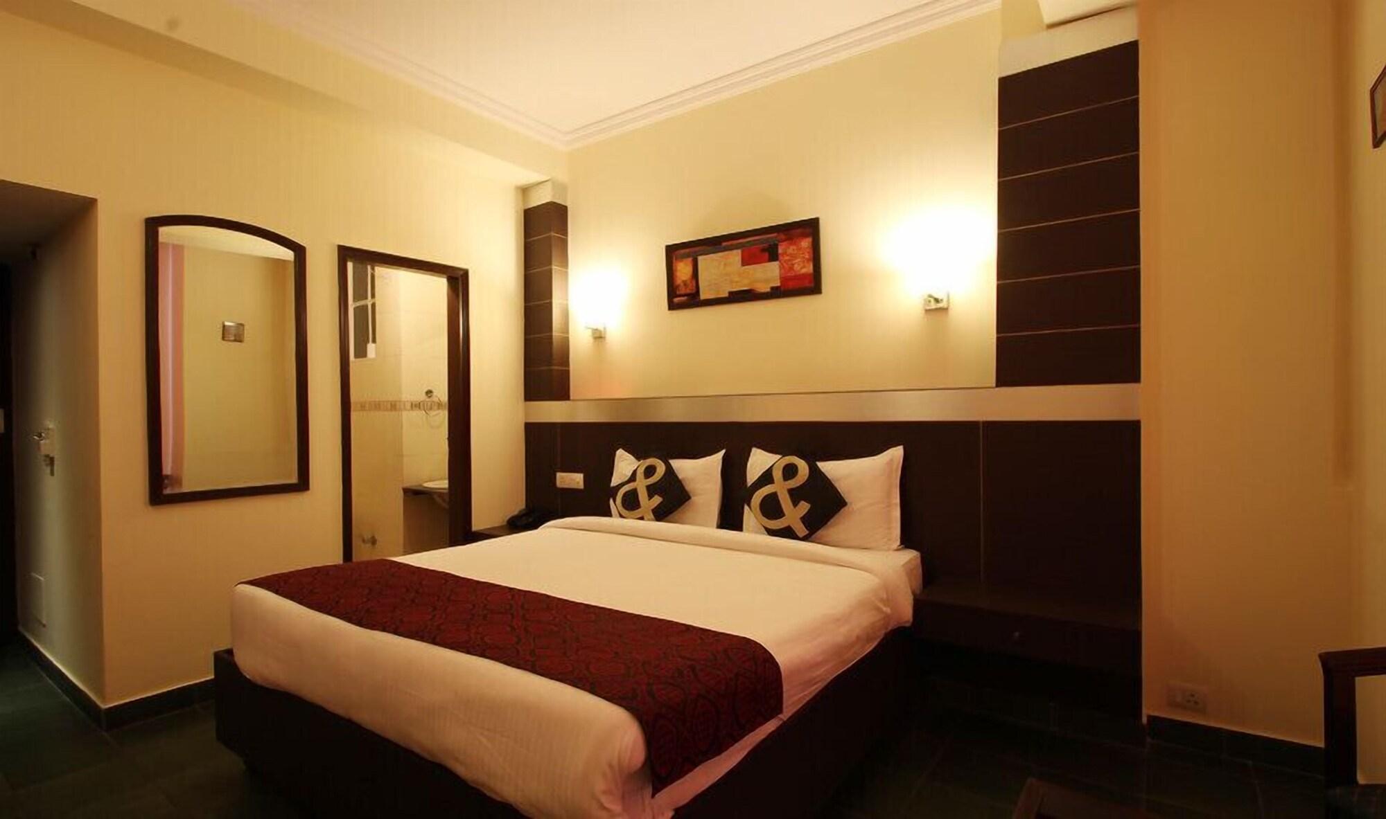 The Crest Inn Delhi  Buitenkant foto