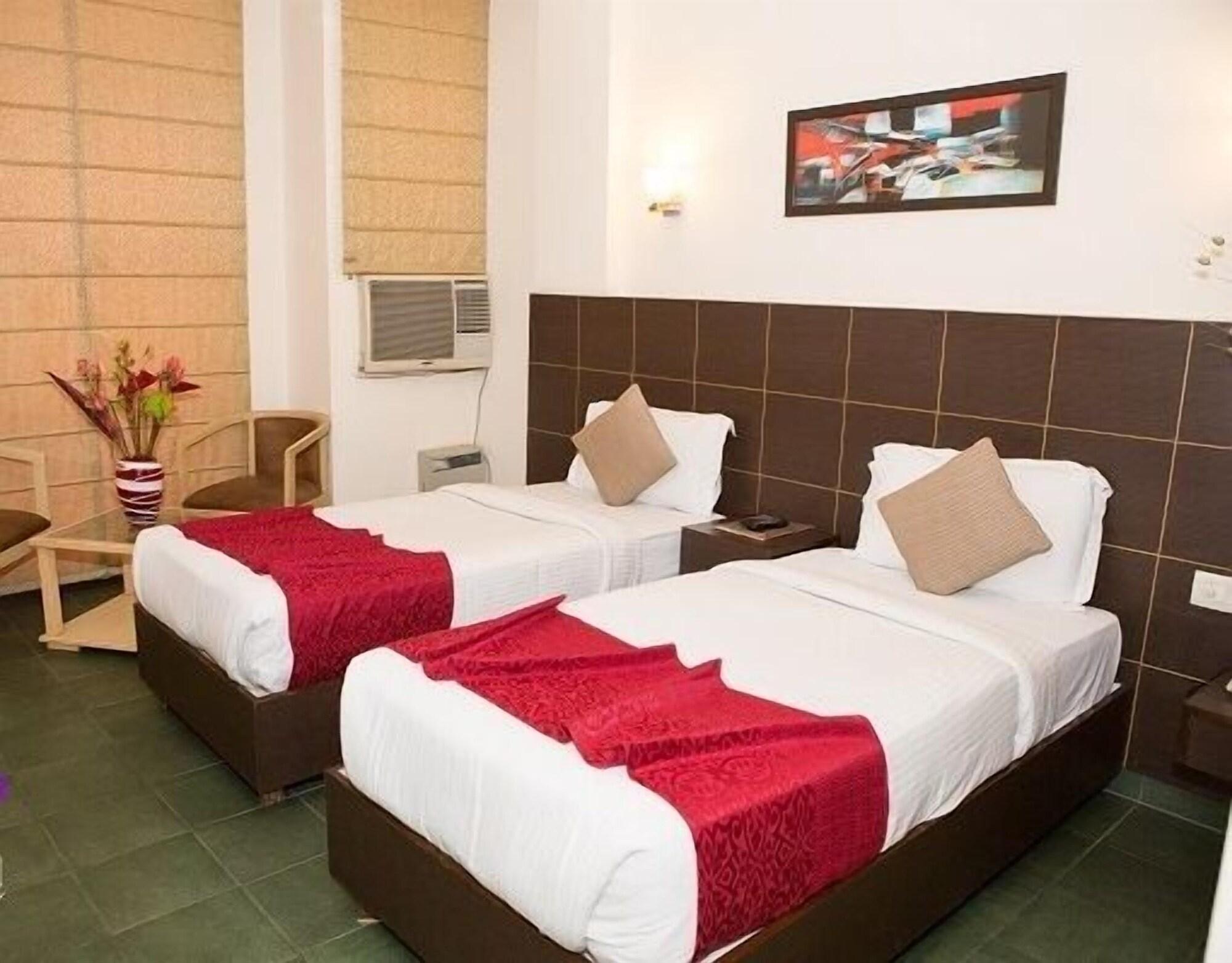 The Crest Inn Delhi  Buitenkant foto