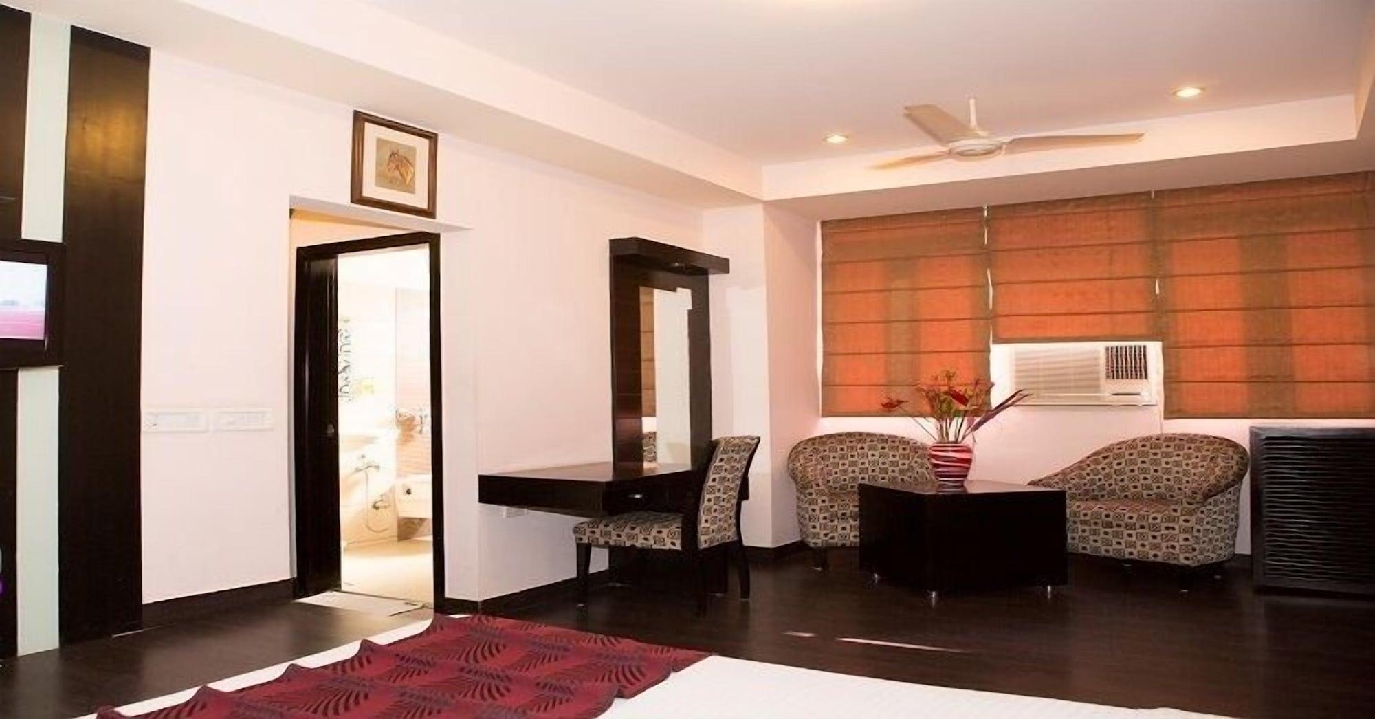 The Crest Inn Delhi  Buitenkant foto
