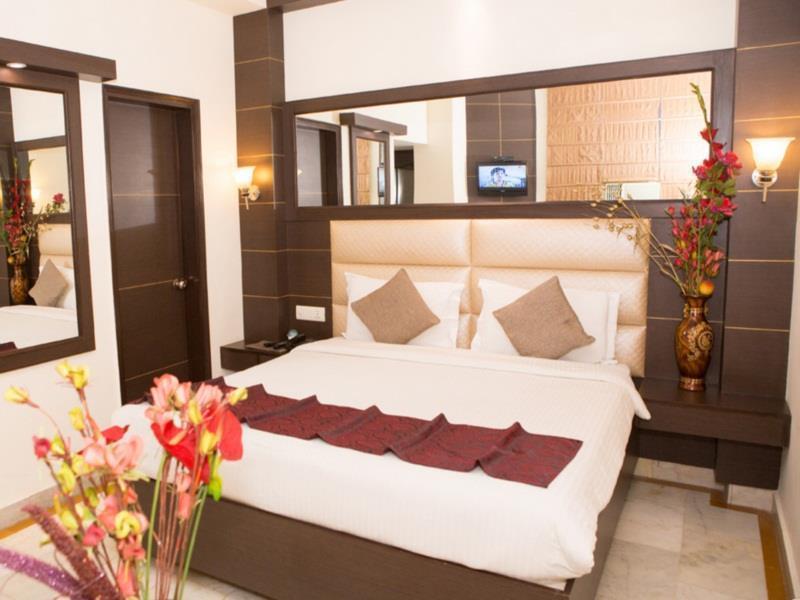 The Crest Inn Delhi  Buitenkant foto