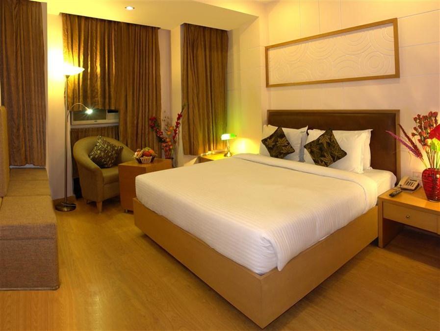 The Crest Inn Delhi  Buitenkant foto